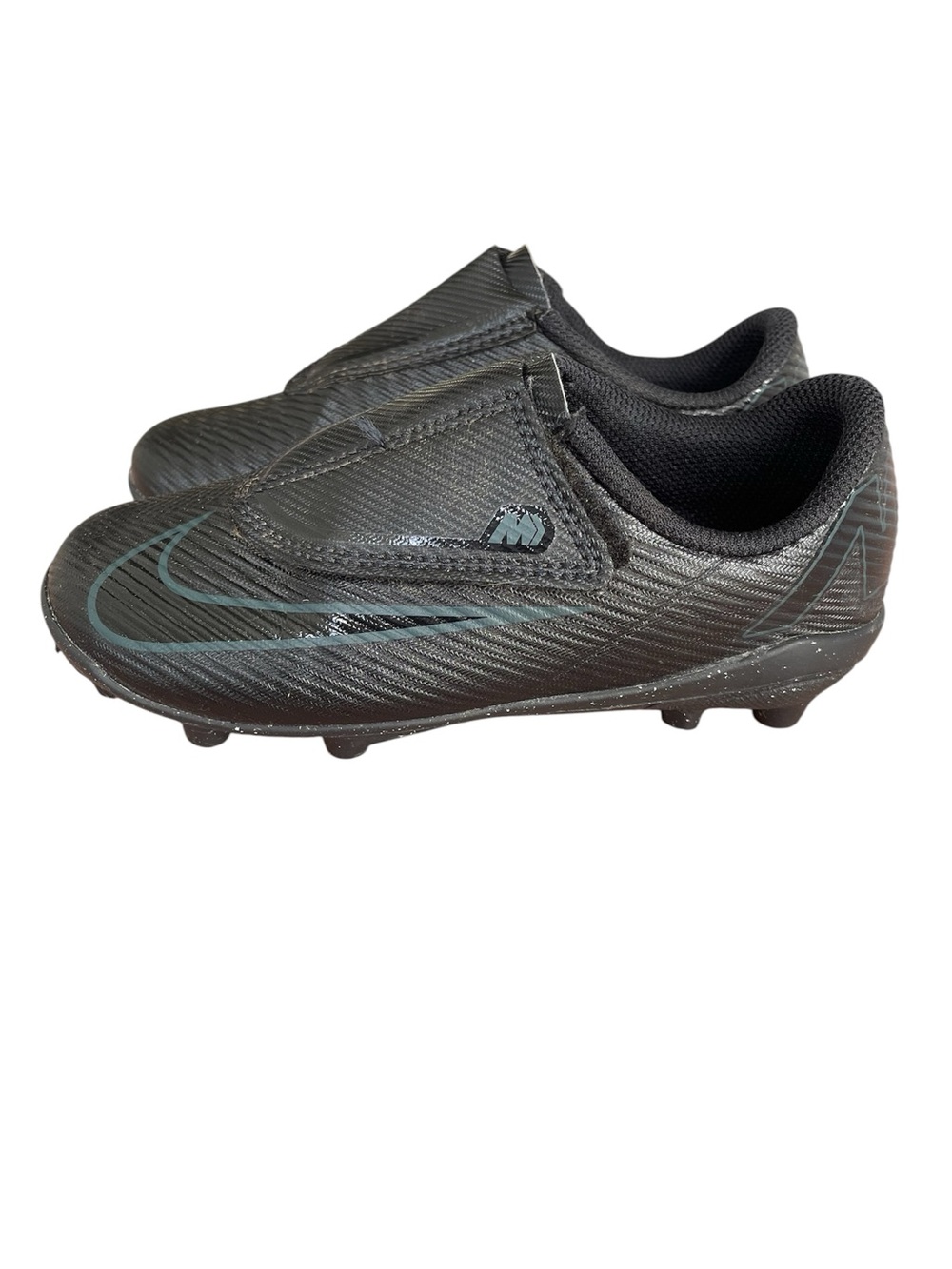Nike Youth Soccer Cleats – Black Hook & Loop Closure – Excellent Condition